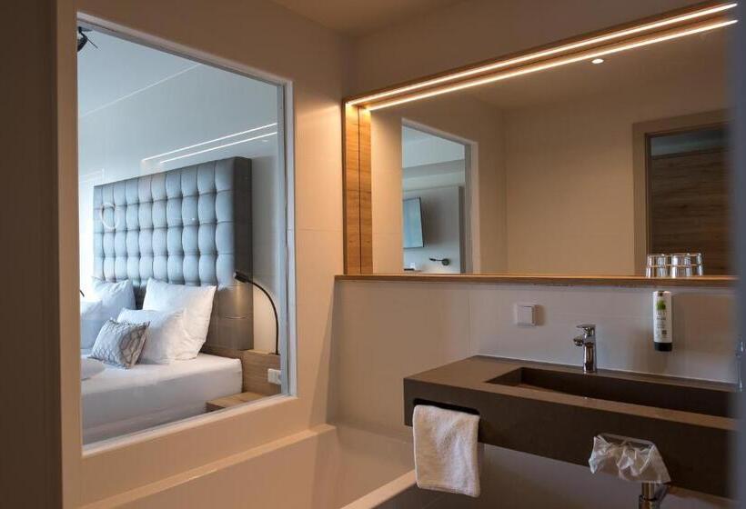 סוויטת ג'וניור עם מרפסת, Rebhan S Business Und Wellness