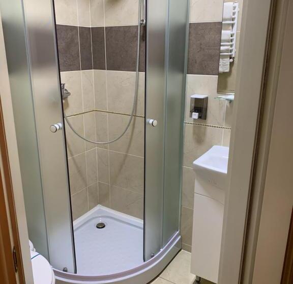 חדר אקונומי, Riviera