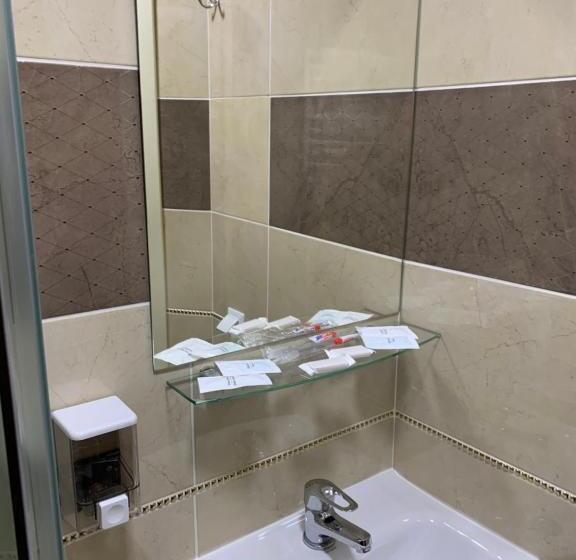 חדר אקונומי, Riviera