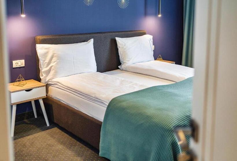 غرفة قياسية, Saga Rooms