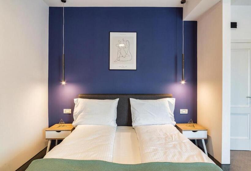 غرفة قياسية, Saga Rooms