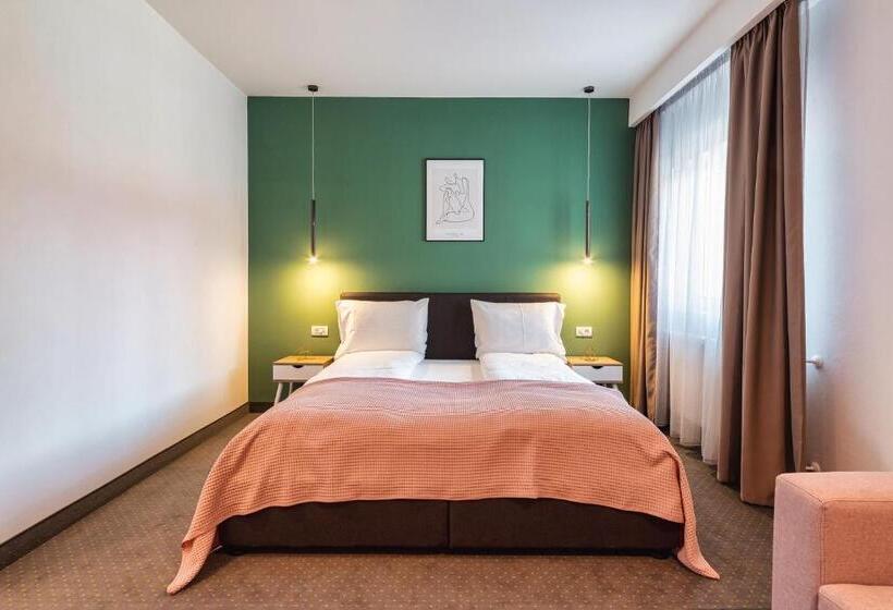 غرفة قياسية, Saga Rooms