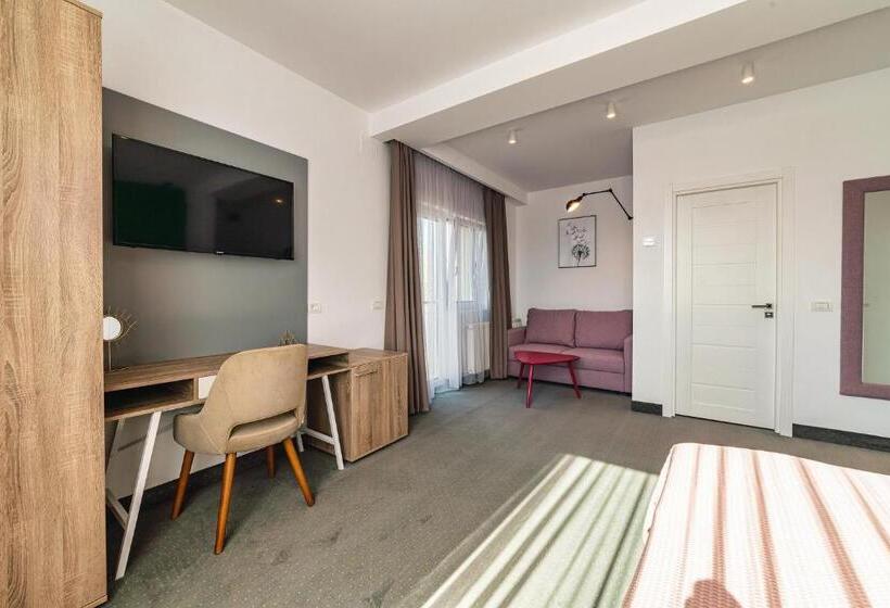 Номер Deluxe с Балконом, Saga Rooms