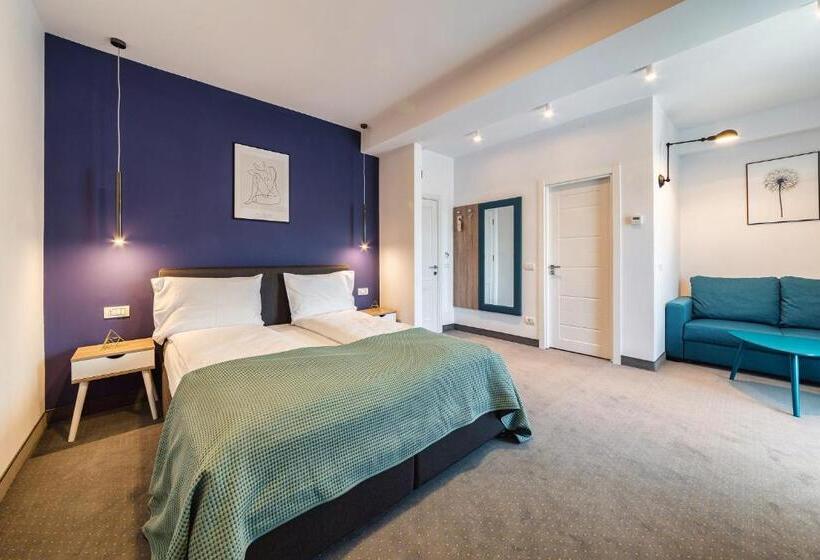 غرفة ديلوكس مزودة بشرفة, Saga Rooms