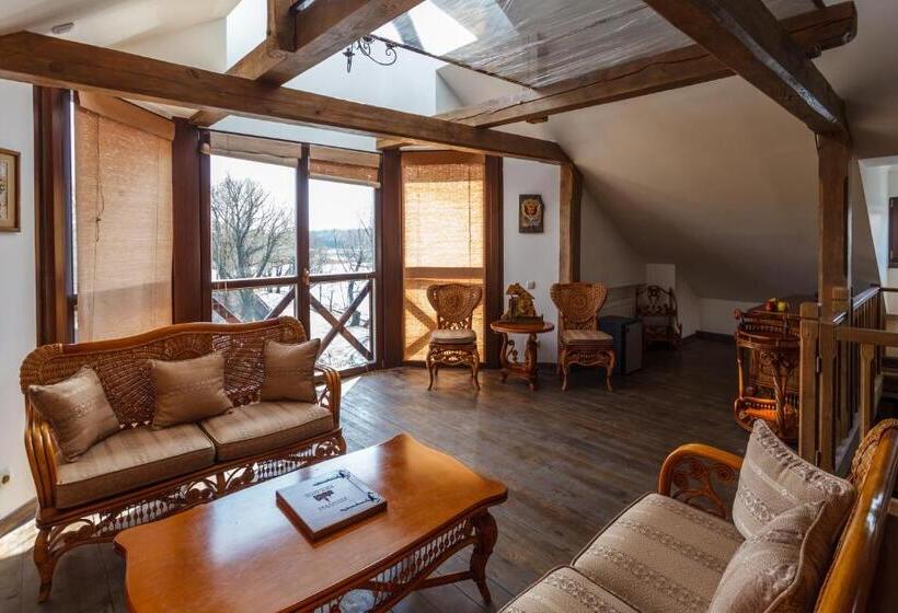 Четырехместный номер Премиум, бутик отель «via Regia»