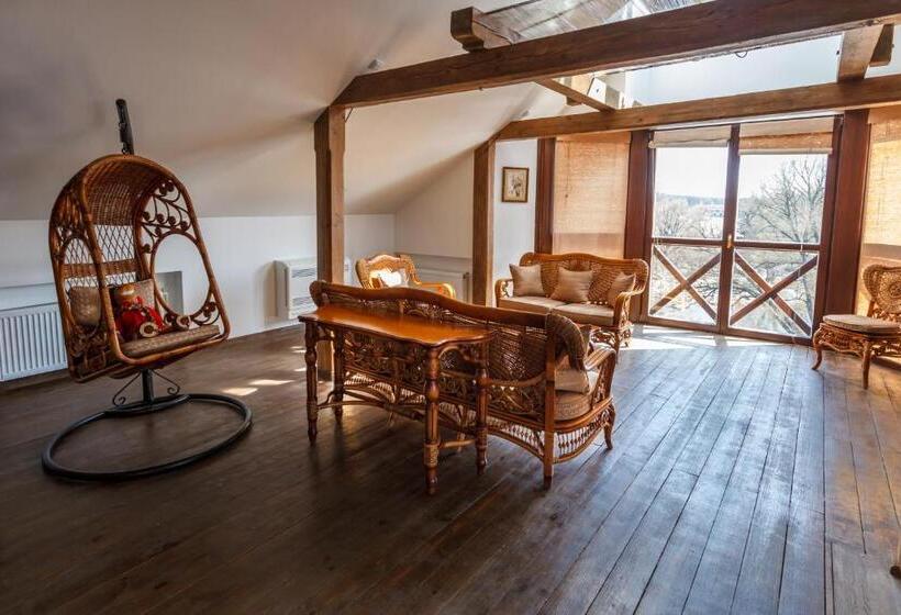 Четырехместный номер Премиум, бутик отель «via Regia»