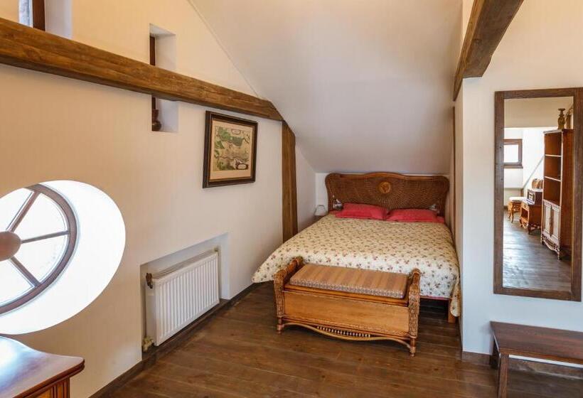 Четырехместный номер Премиум, бутик отель «via Regia»