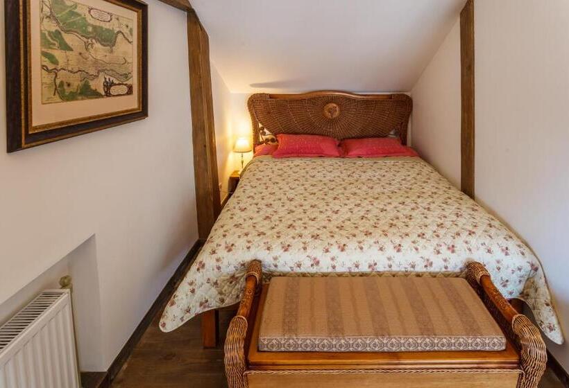 Четырехместный номер Премиум, бутик отель «via Regia»