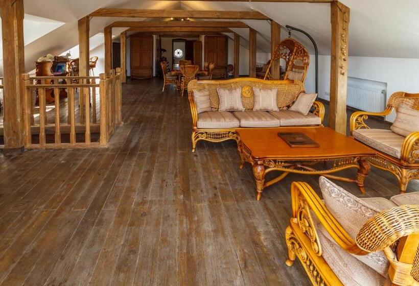 Четырехместный номер Премиум, бутик отель «via Regia»