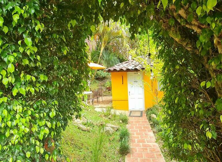 Номер Deluxe, Atha Ka I Ecofinca