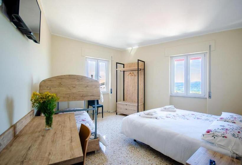 غرفة قياسية رباعية, Girastrittue Colobraro