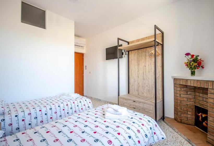 غرفة قياسية لذوى الاحتياجات الخاصة, Girastrittue Colobraro