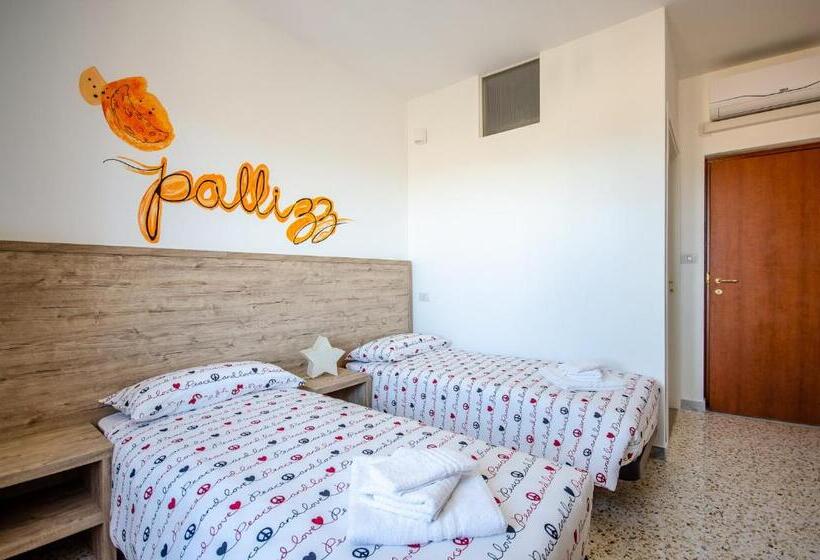 غرفة قياسية لذوى الاحتياجات الخاصة, Girastrittue Colobraro