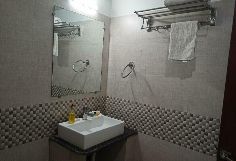 디럭스 룸, Jmd International Katihar