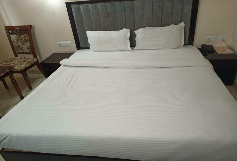 디럭스 룸, Jmd International Katihar