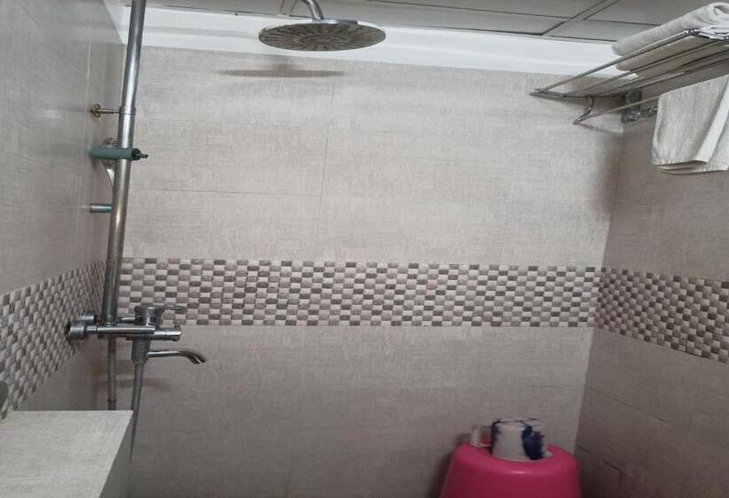 디럭스 룸, Jmd International Katihar