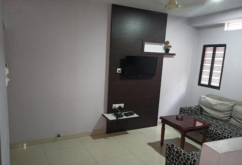 로얄 스위트, Jmd International Katihar