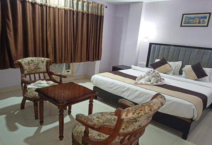 로얄 스위트, Jmd International Katihar