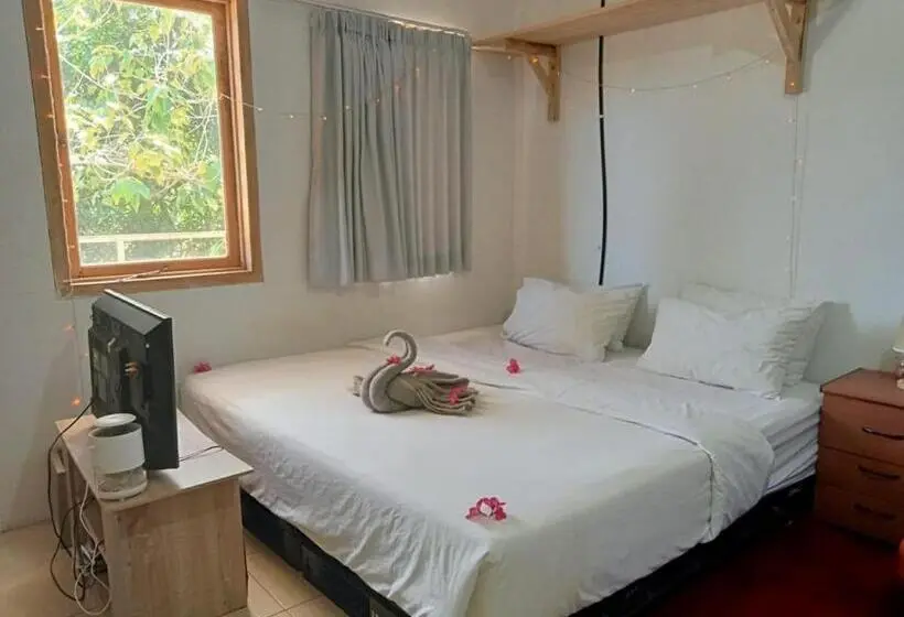 キングサイズベッドのスタンダードルーム, Lotide Surf Camps Lombok