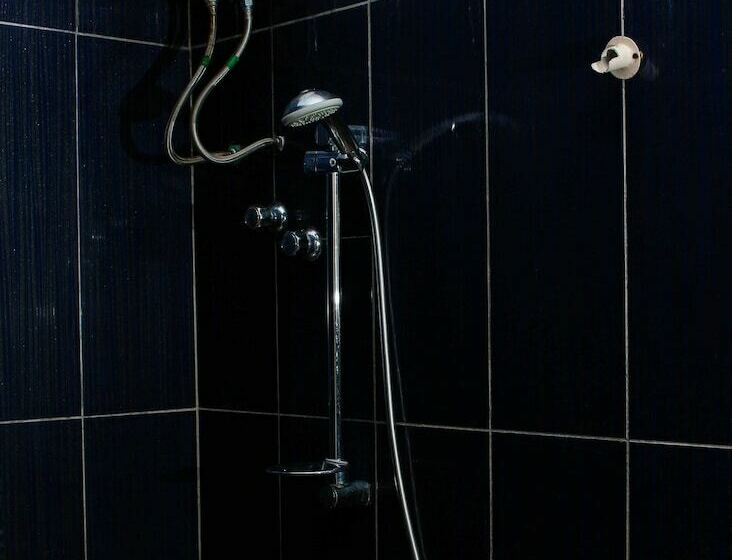 سوئیت پرزیدنت, Agblor Lodge