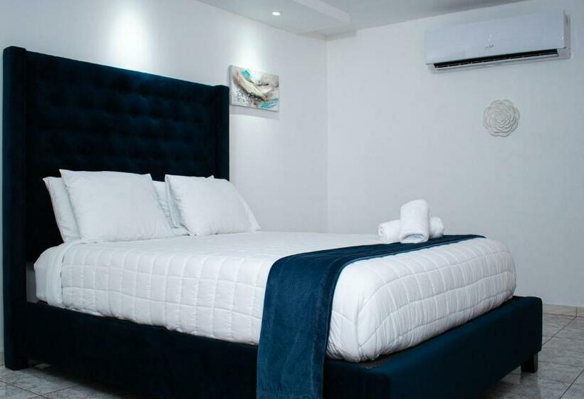 اتاق استاندارد, Douglas Highway Inn