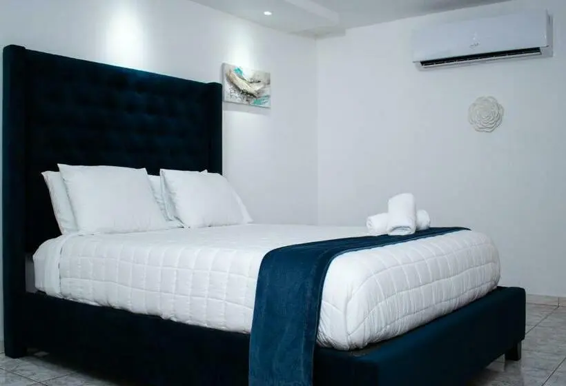 اتاق استاندارد, Douglas Highway Inn