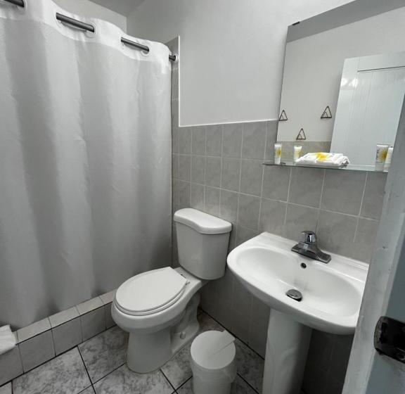 اتاق سوپریور, Douglas Highway Inn