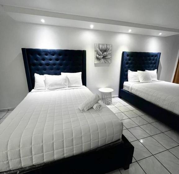 اتاق سوپریور, Douglas Highway Inn