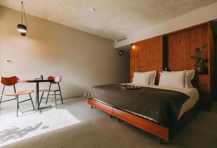 سوییت, Outsite Porto Mouco