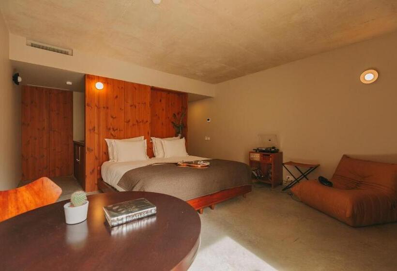 سوییت, Outsite Porto Mouco