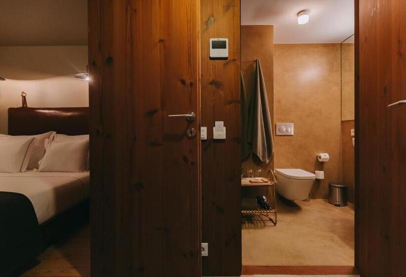 سوییت اجرایی, Outsite Porto Mouco