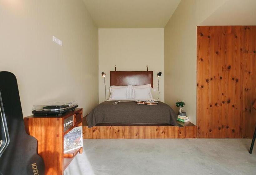 سوییت اجرایی, Outsite Porto Mouco