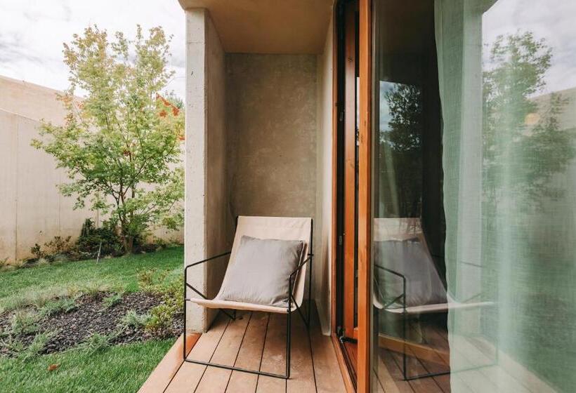 سوییت لوکس, Outsite Porto Mouco