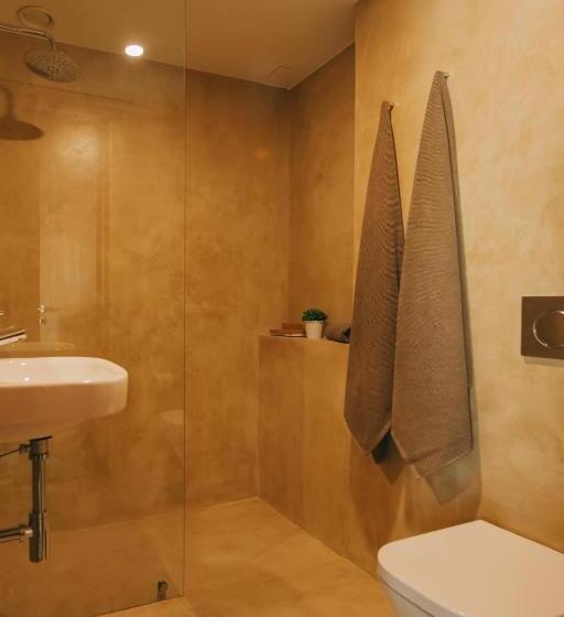 سوییت خانوادگی, Outsite Porto Mouco