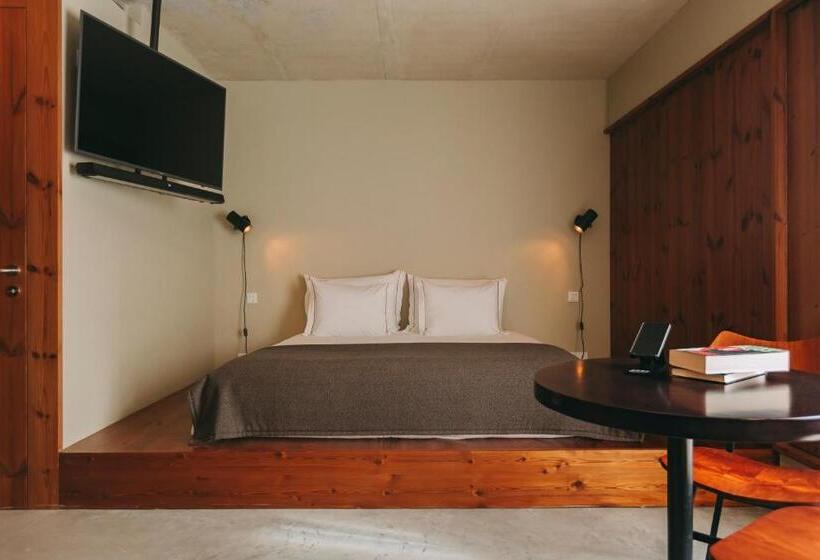 سوییت خانوادگی, Outsite Porto Mouco