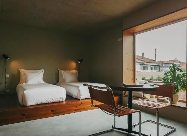 سوییت خانوادگی, Outsite Porto Mouco