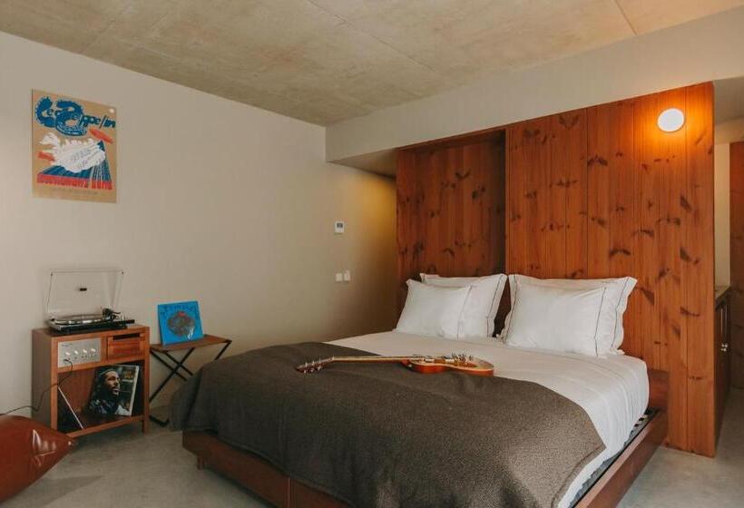 سوییت, Outsite Porto Mouco