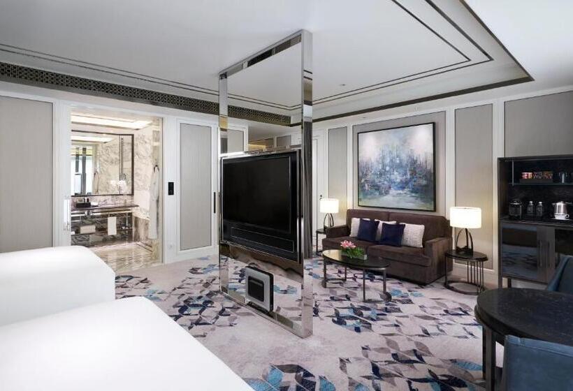 اتاق استاندارد با تخت بزرگ برای معلولان, Okura Manila