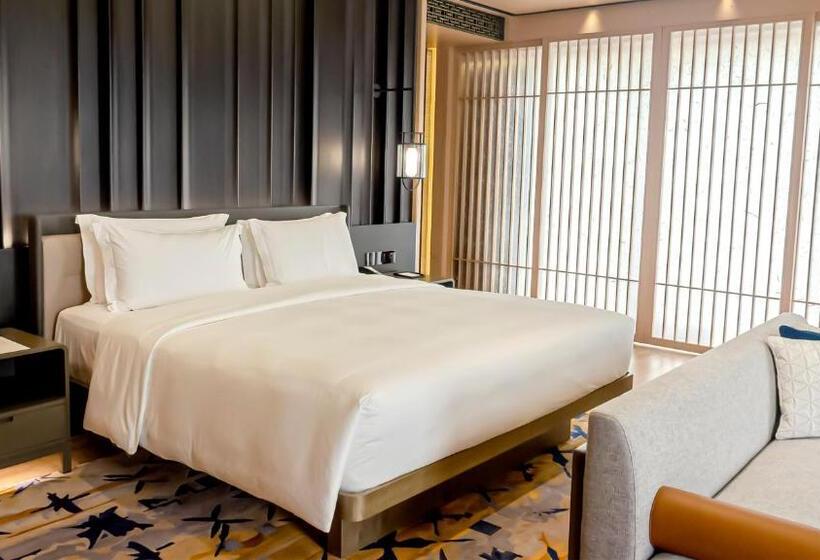 Президентский Люкс, Okura Manila