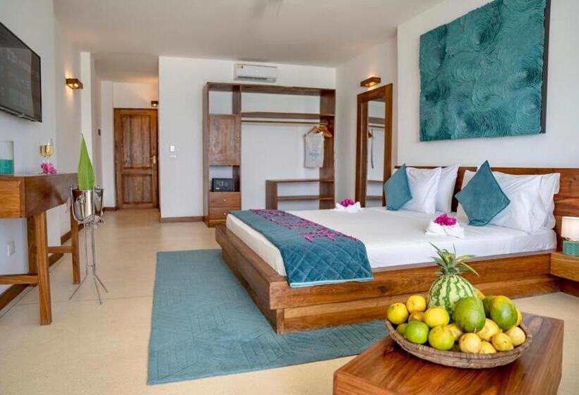 豪华海景房带阳台, Imara Beach Resort