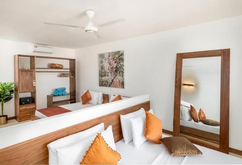 اتاق استاندارد چهار تخته با چشم‌انداز دریا, Imara Beach Resort