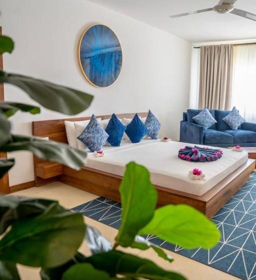 اتاق لوکس با بالکن و چشم‌انداز دریا, Imara Beach Resort