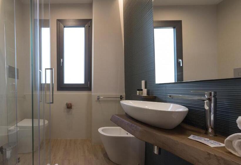 Номер Deluxe с Балконом, Giafra Luxury Rooms