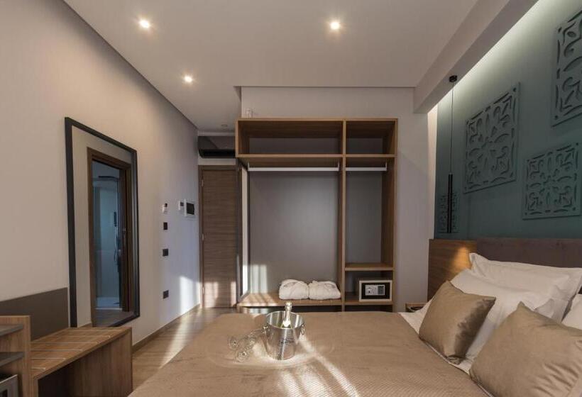 Номер Deluxe с Балконом, Giafra Luxury Rooms