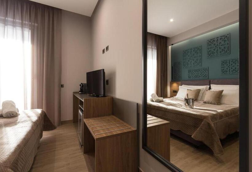 Номер Deluxe с Балконом, Giafra Luxury Rooms