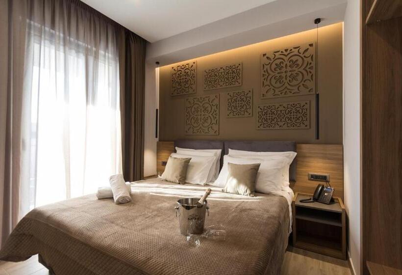 Номер Стандарт с Балконом, Giafra Luxury Rooms