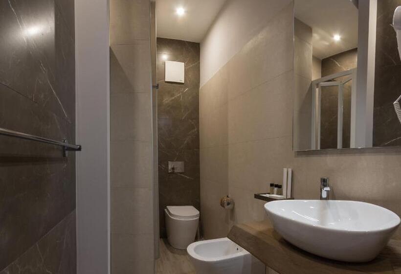 Номер Стандарт с Балконом, Giafra Luxury Rooms