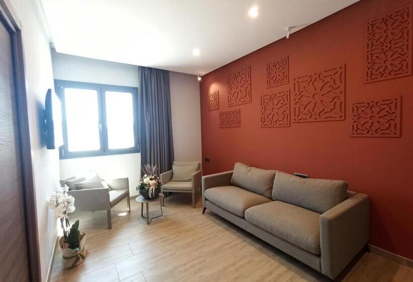 Номер Стандарт Трехместный, Giafra Luxury Rooms