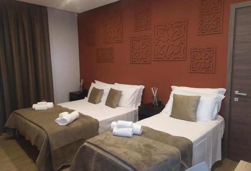 Номер Стандарт Трехместный, Giafra Luxury Rooms