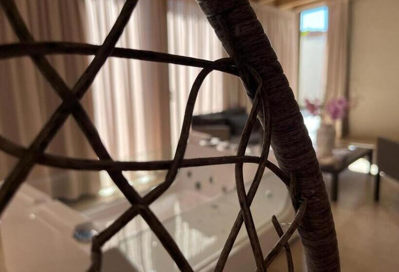 Королевский Люкс, Giafra Luxury Rooms